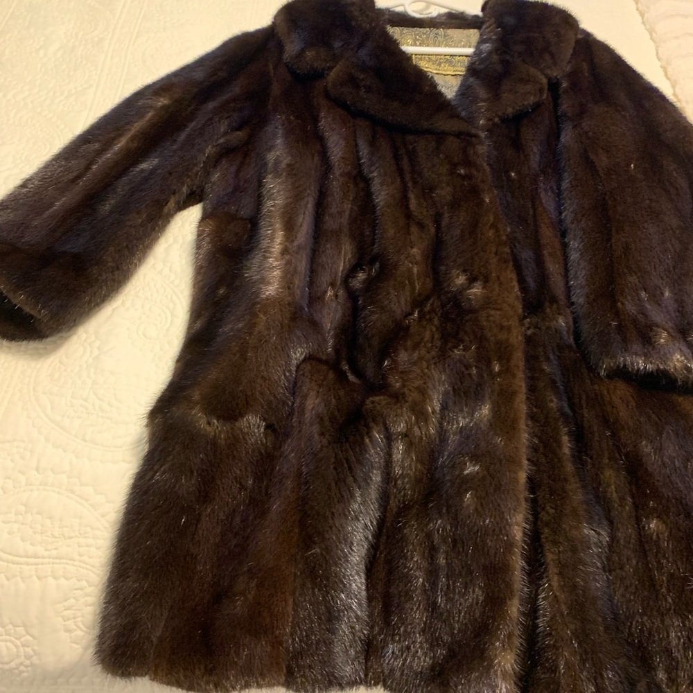 Full Genuine Brown Fur Coat Size 2X - 3X .  By Sam Siegel Chicago - Picture 6 of 11